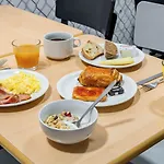 Hotel Valenciennes Sud 3 étoiles 3*